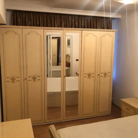 דירה Elegant Downtown