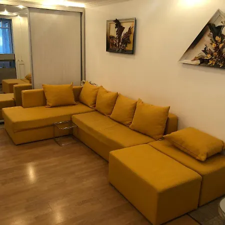 Elegant Downtown Apartment